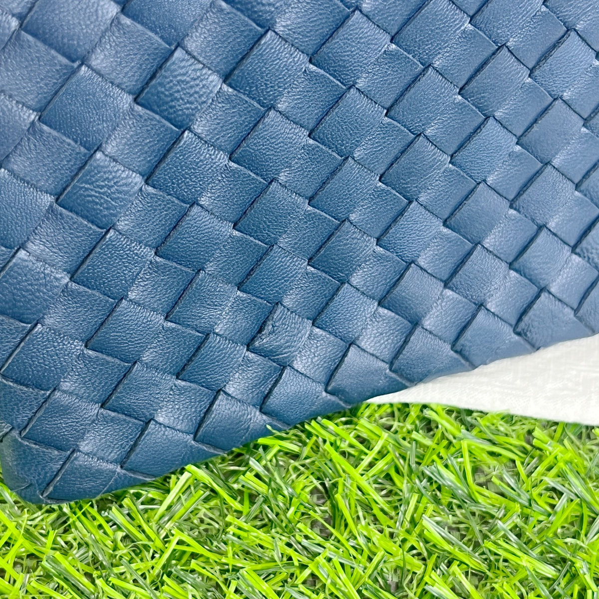 Bottega Veneta Blue Clutch Length 29 cm x Width 2 cm x Height 19 cm 355261-V001O-4037
