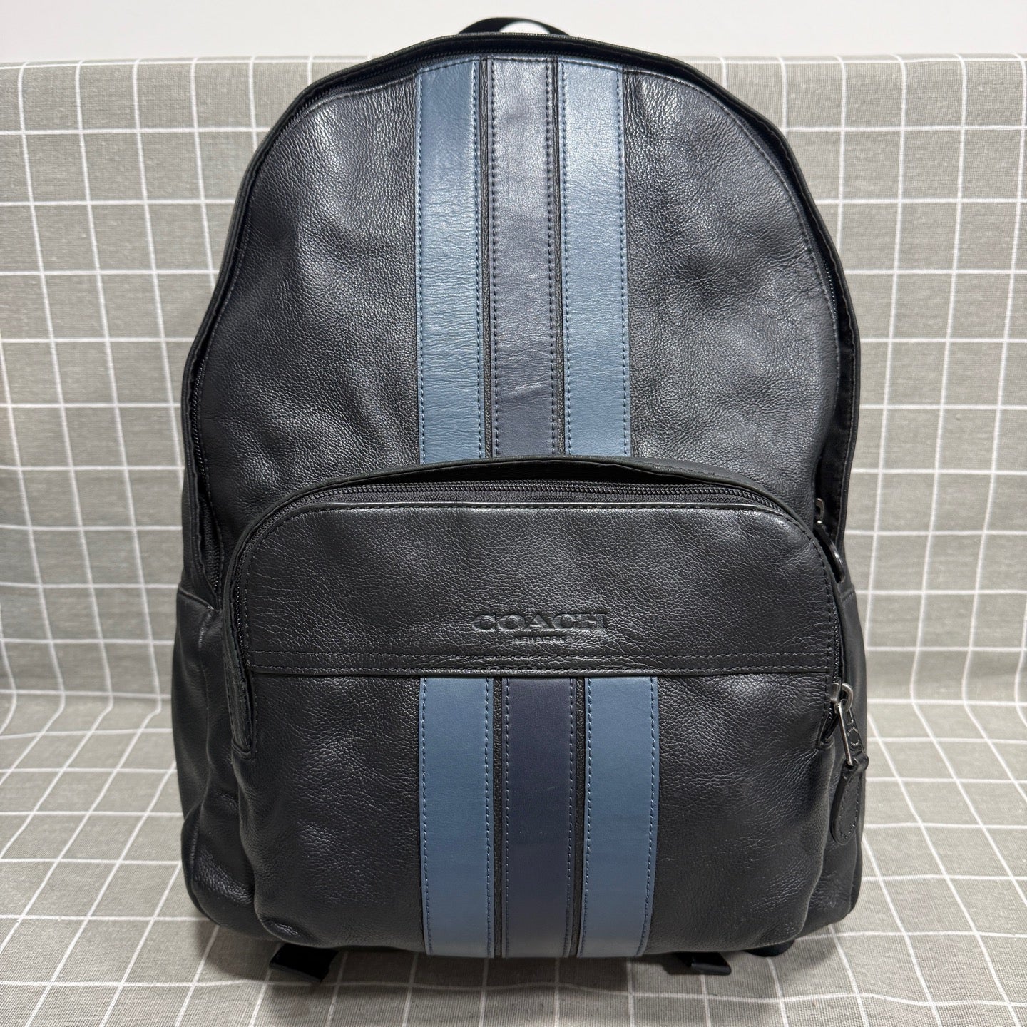 Coach Length 35 x Width 15 x Height 44 cm F49324-QBN3E