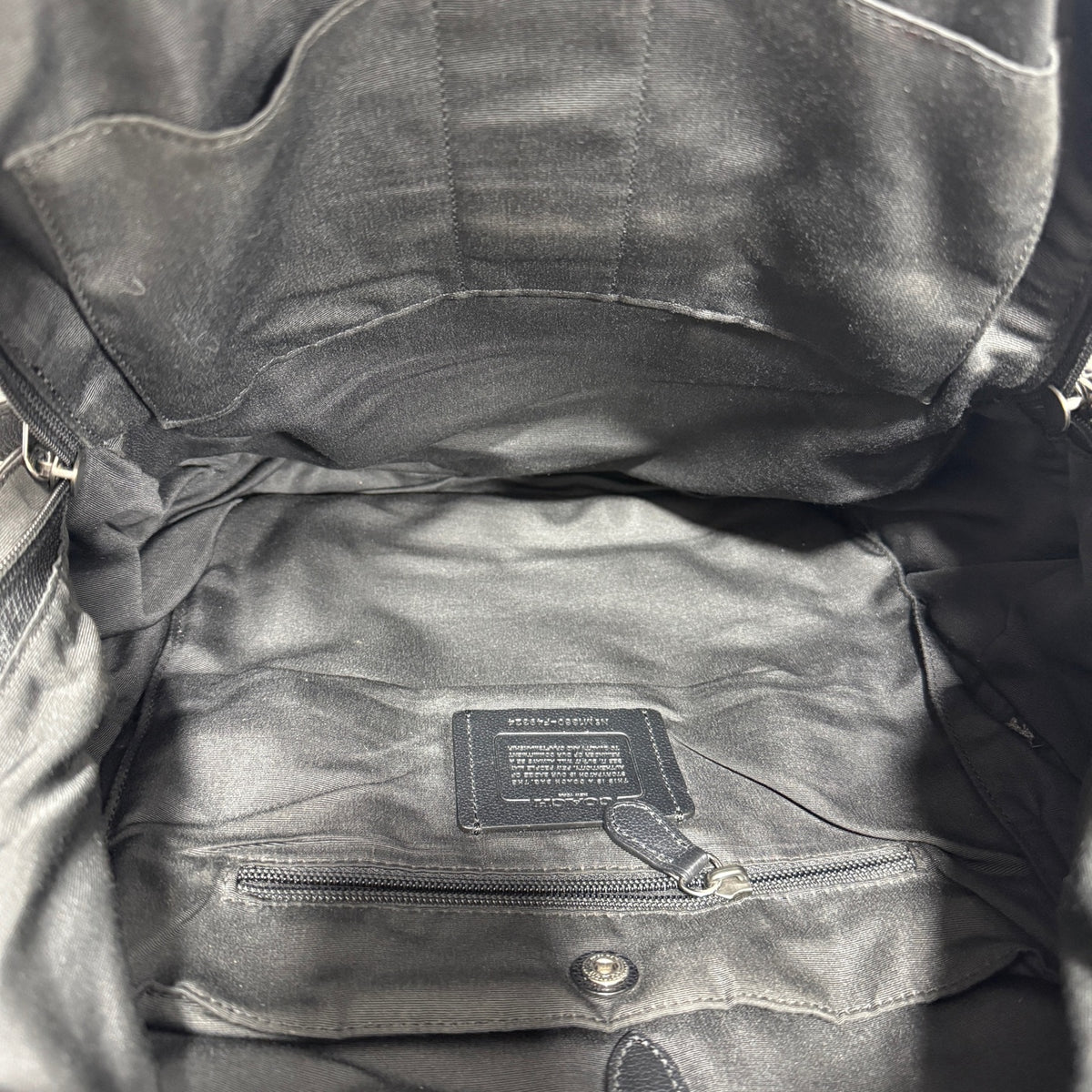 Coach Length 35 x Width 15 x Height 44 cm F49324-QBN3E