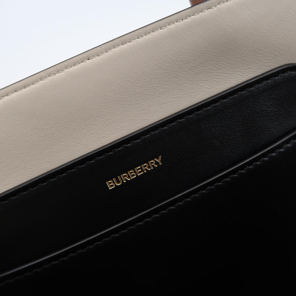 Burberry Canvas Crossbody Length: 26.5 cm, Height: 25 cm, Thickness: 14.5 cm 80159051