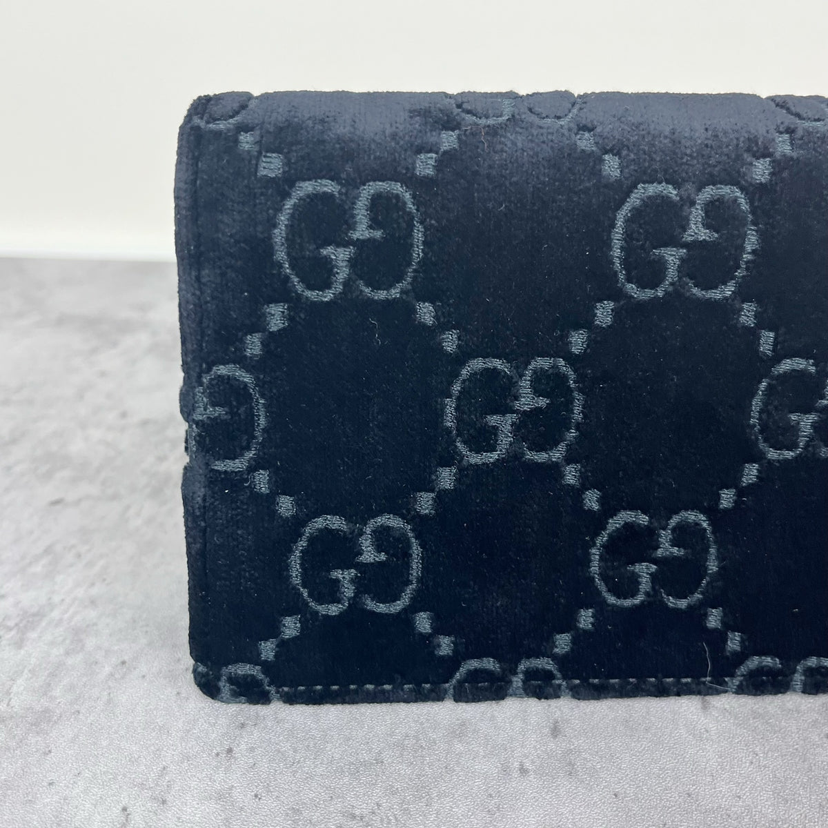 Gucci Velvet Black 476432-9TIBN-8176