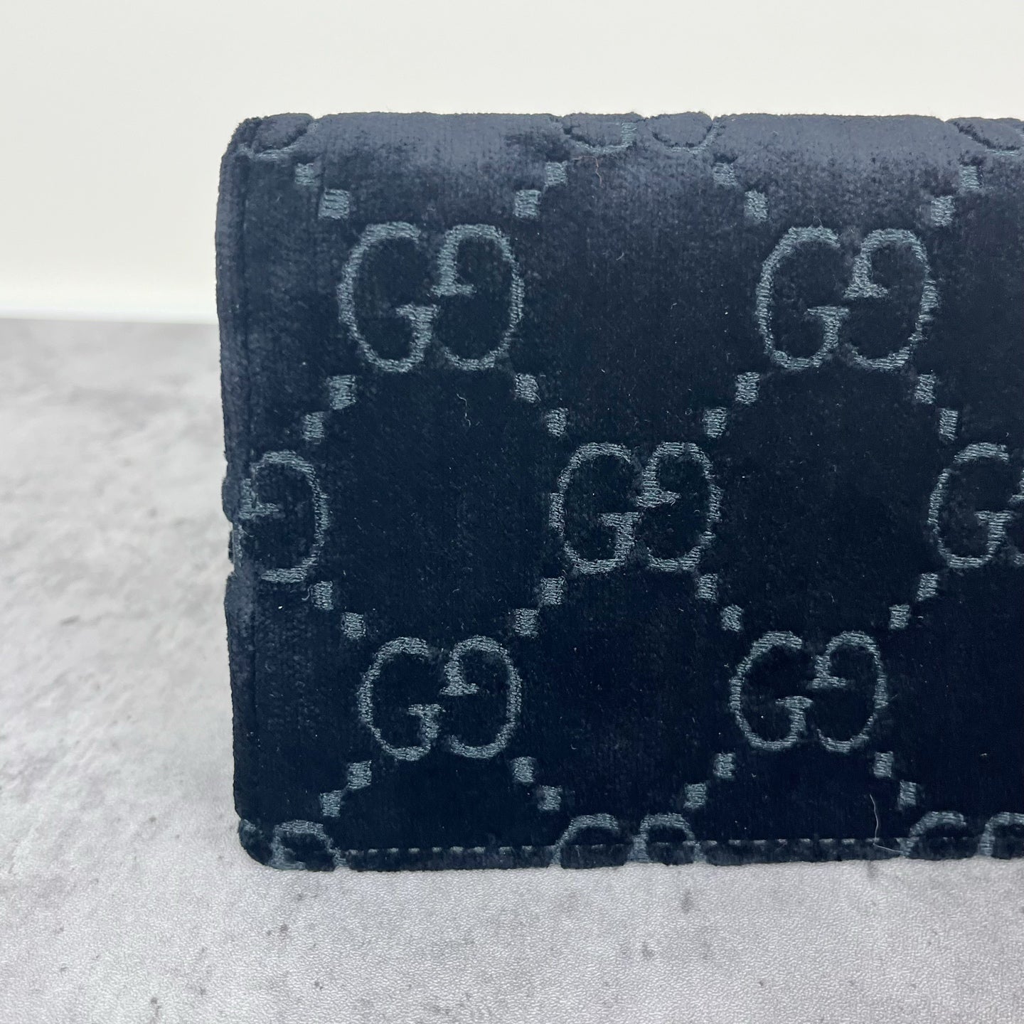 Gucci Velvet Black 476432-9TIBN-8176