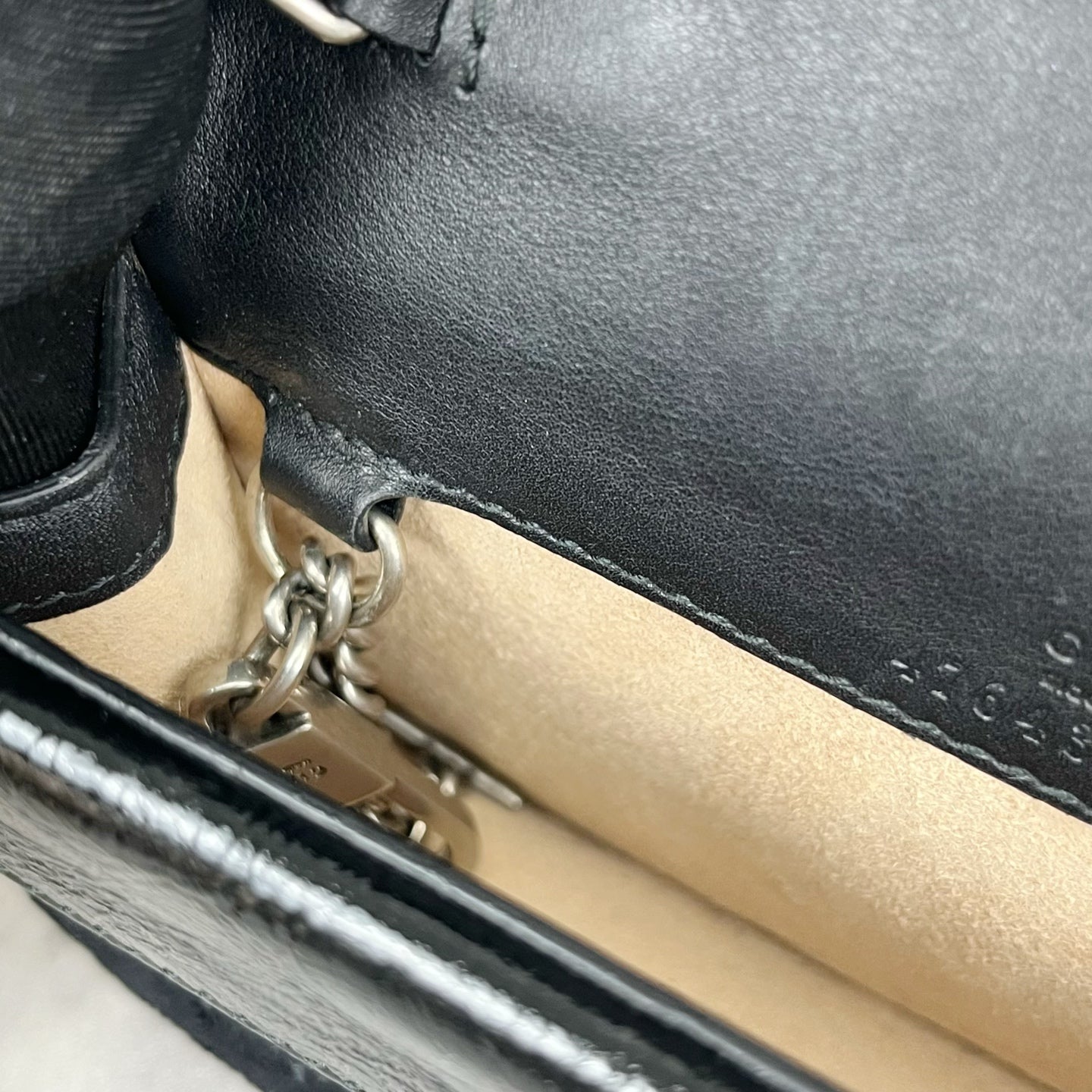 Gucci Velvet Black 476432-9TIBN-8176