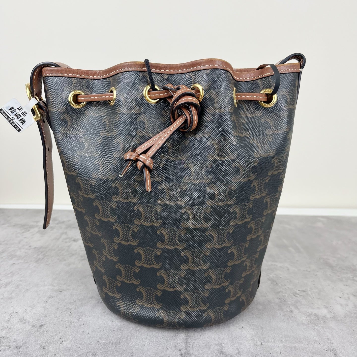Celine 191142BZJ.01BC