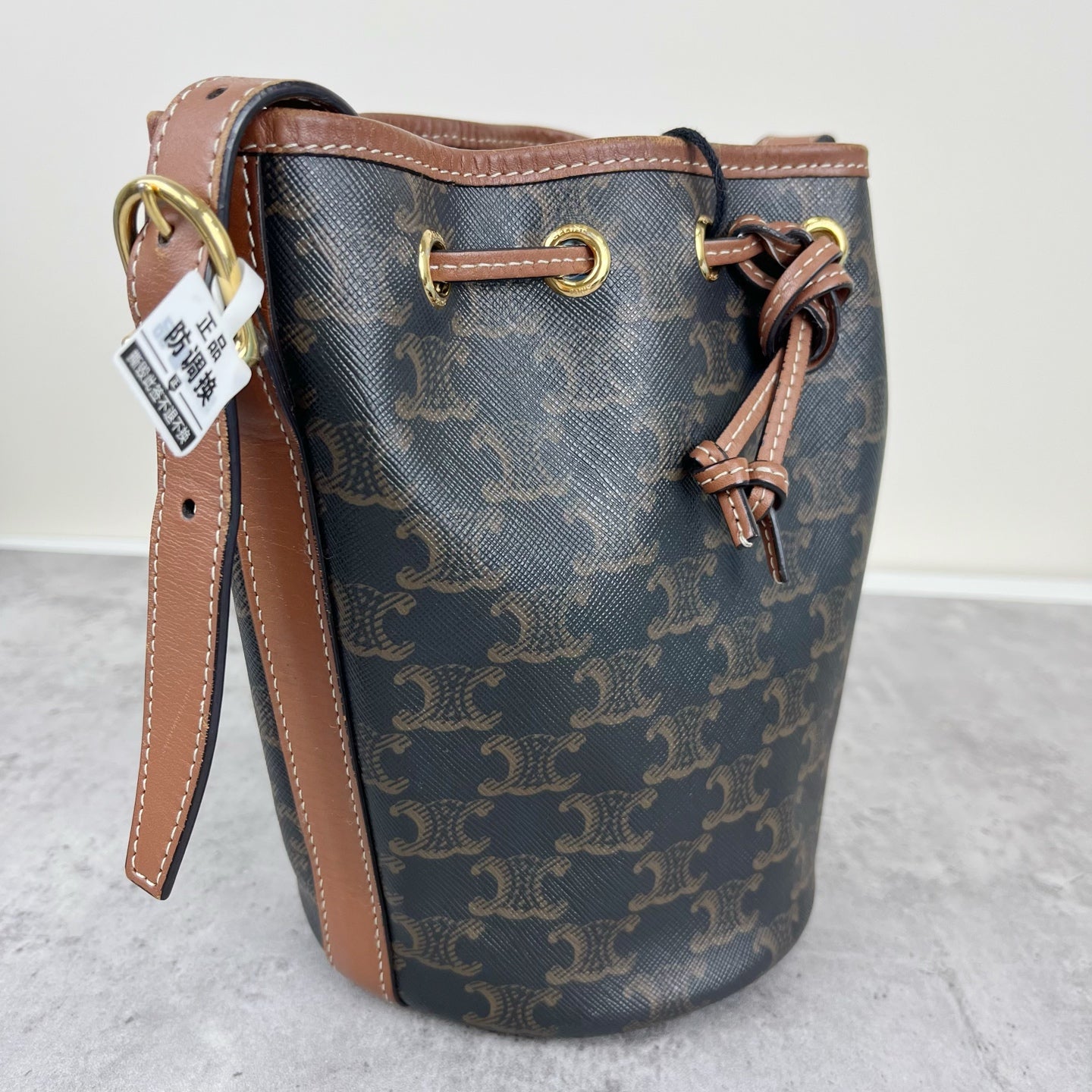 Celine 191142BZJ.01BC