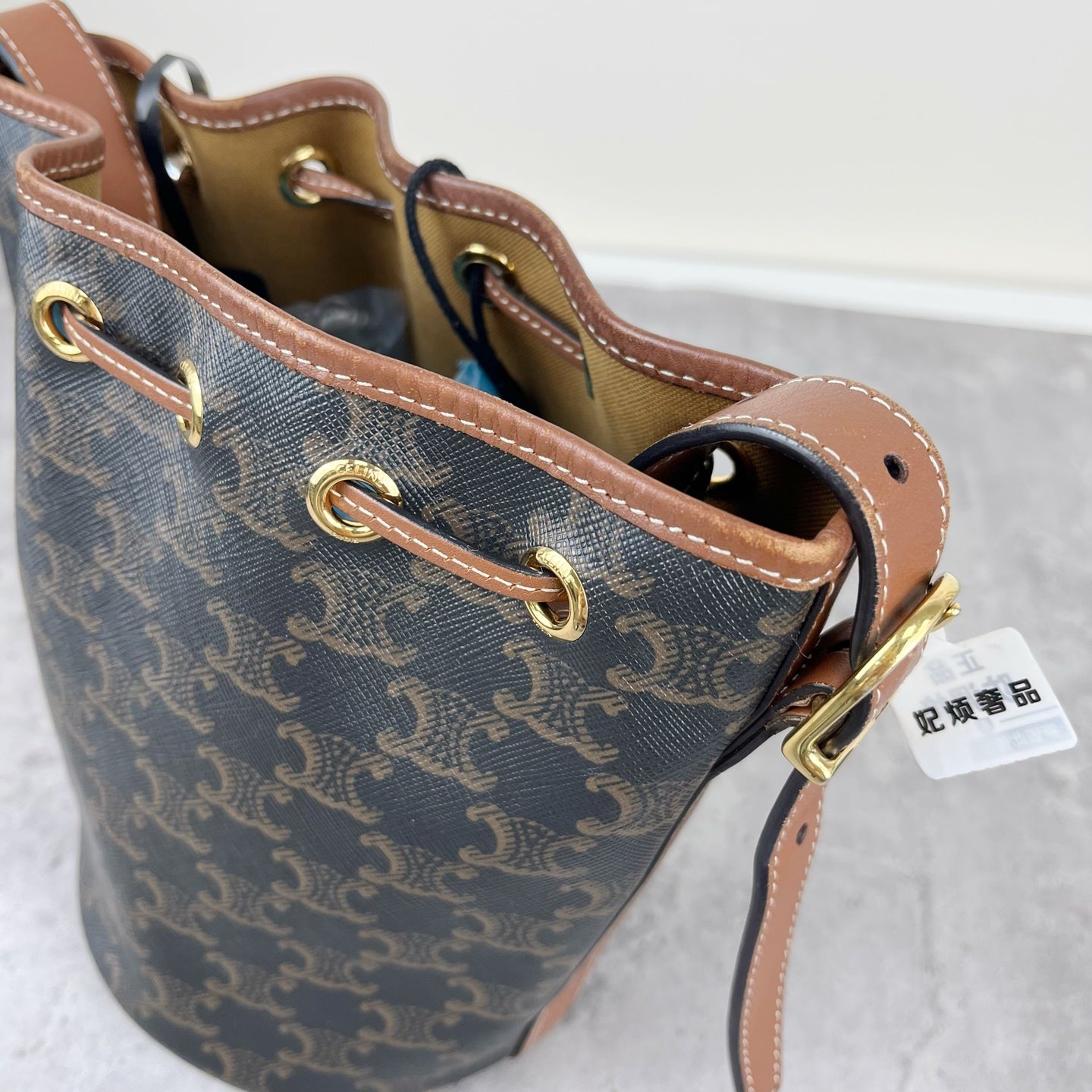 Celine 191142BZJ.01BC