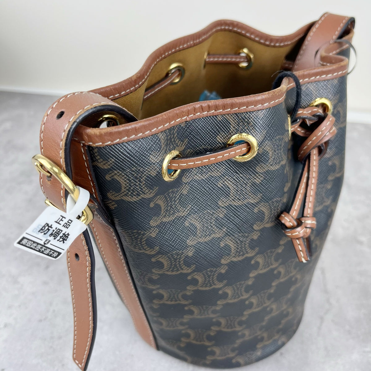 Celine 191142BZJ.01BC