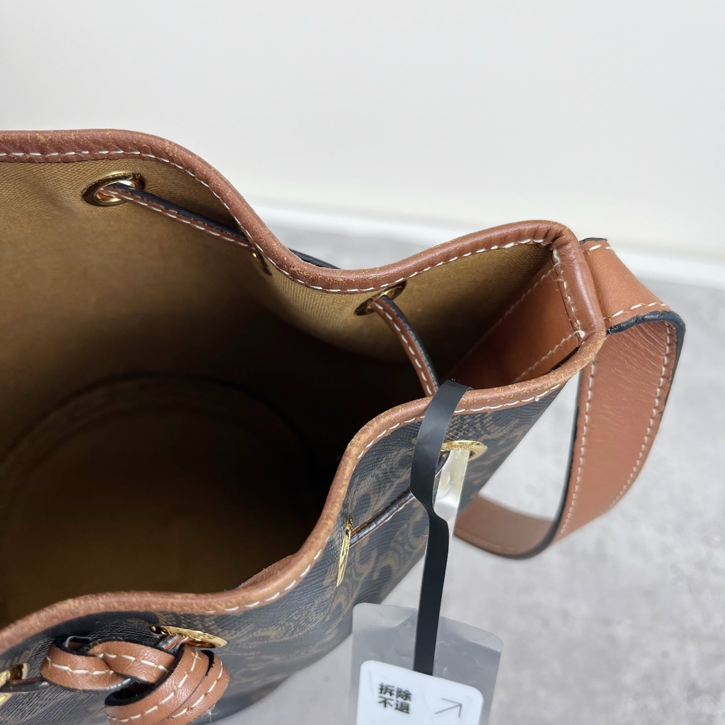 Celine 191142BZJ.01BC