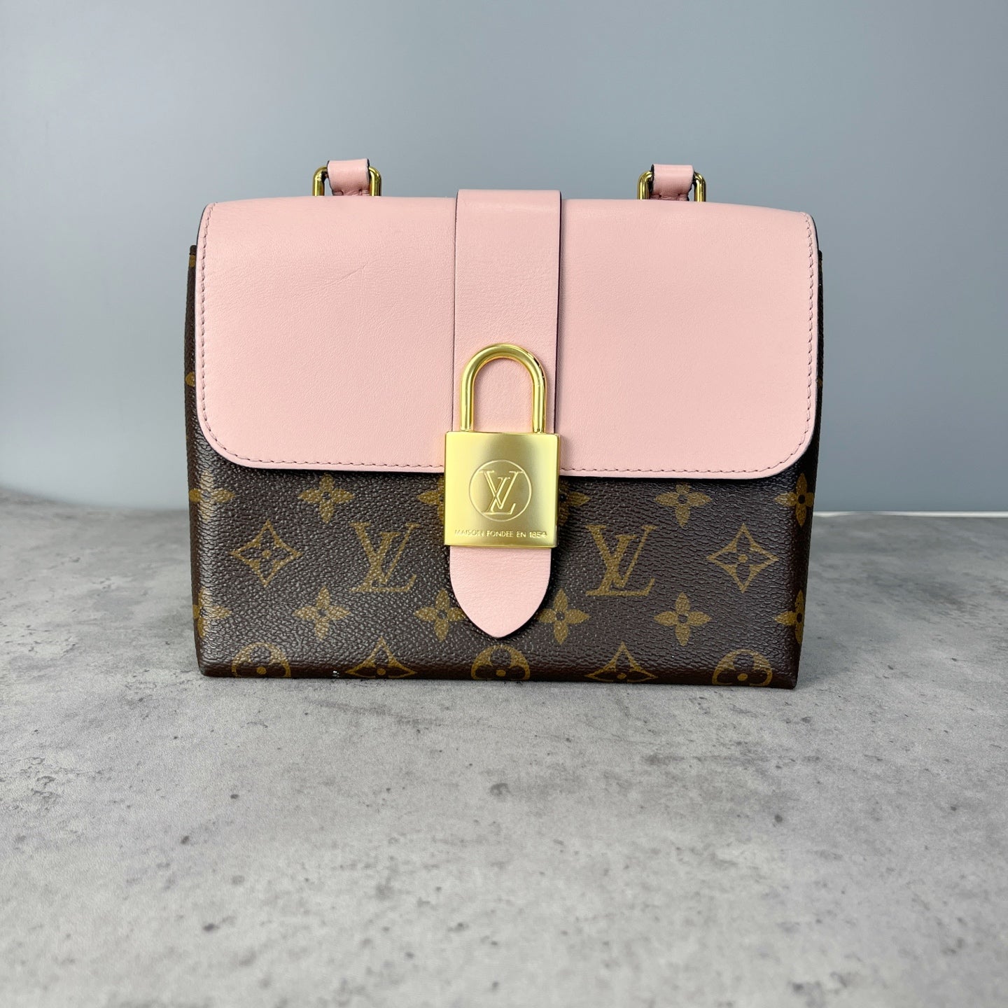 Louis Vuitton Pink 21x17x7.5 M44080