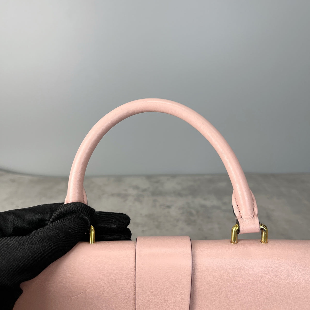 Louis Vuitton Pink 21x17x7.5 M44080