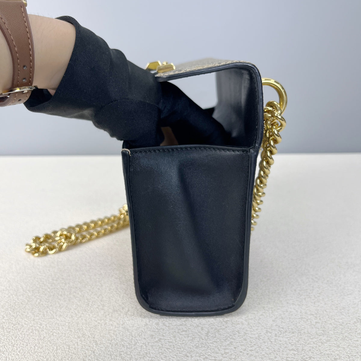 Gucci 4094879F26G8319