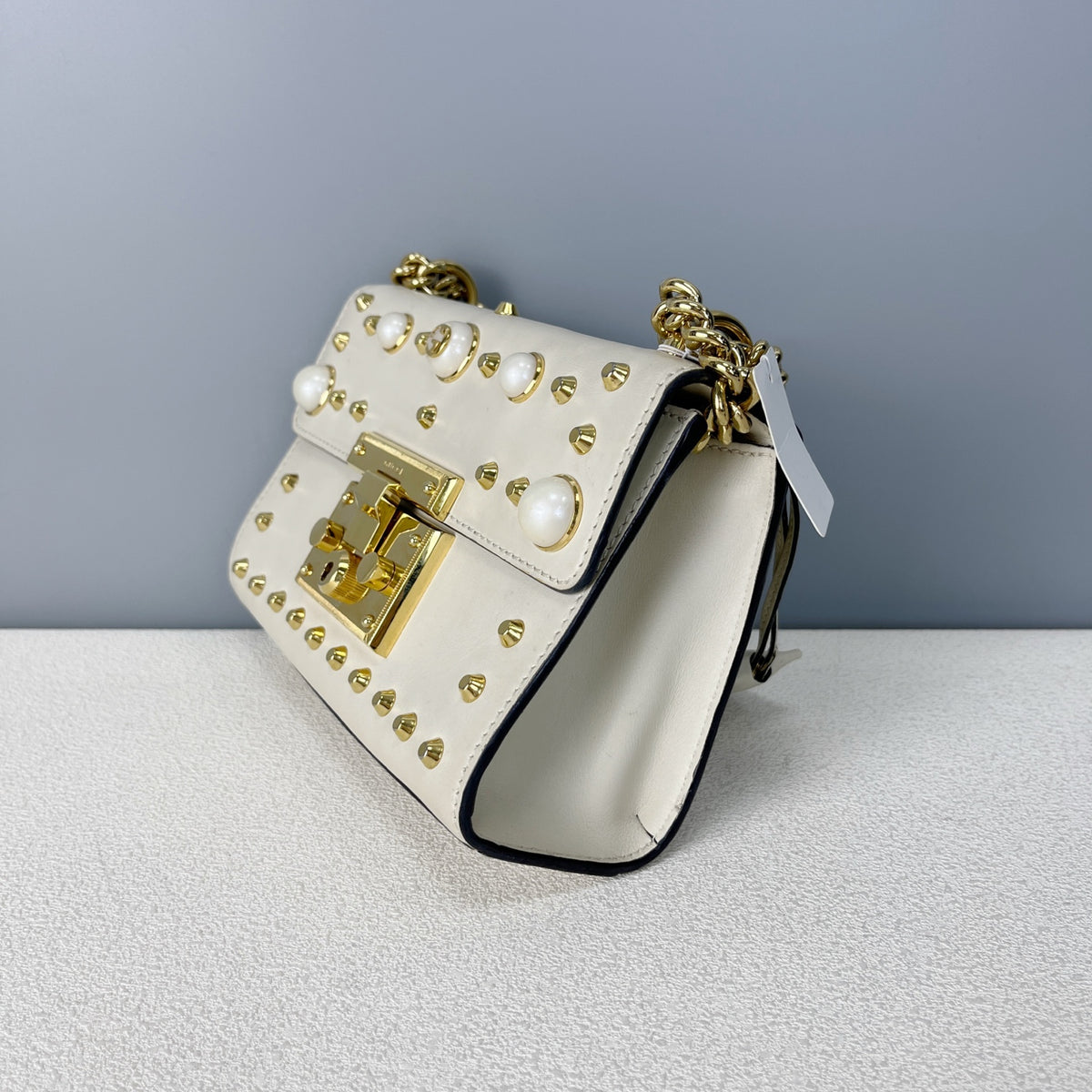 Gucci White 432182DLXDG1088