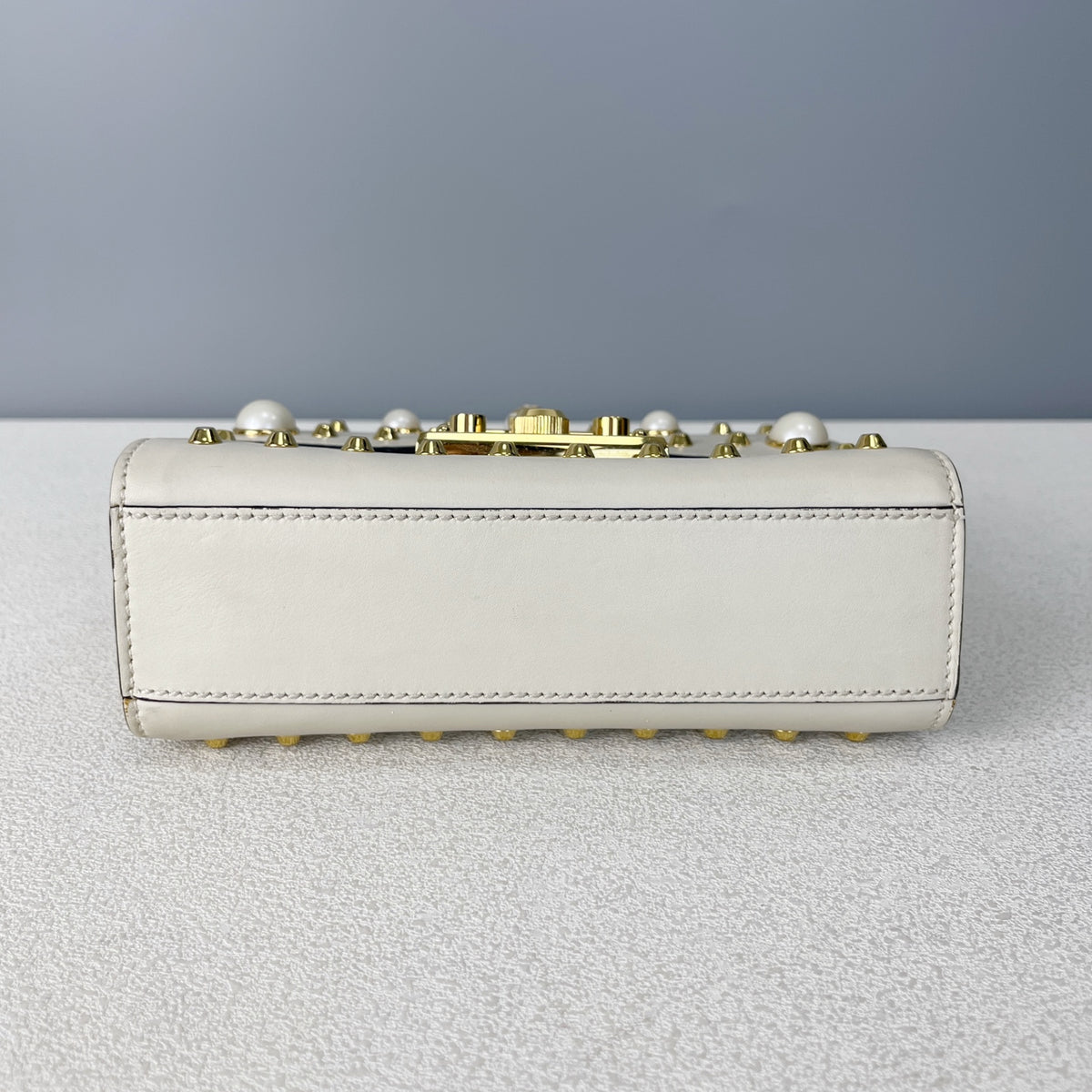 Gucci White 432182DLXDG1088
