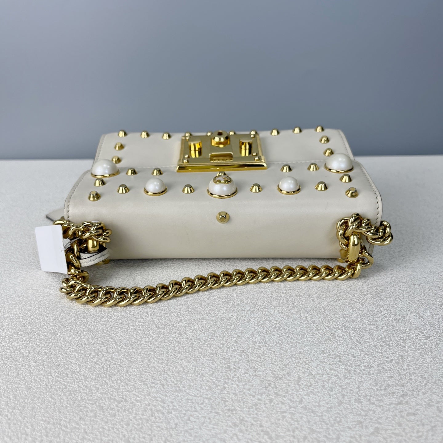 Gucci White 432182DLXDG1088