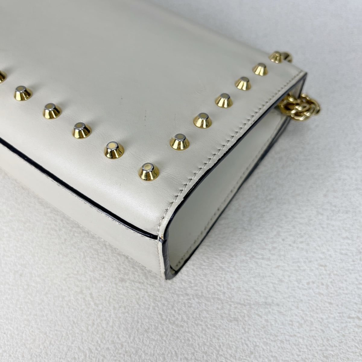 Gucci White 432182DLXDG1088