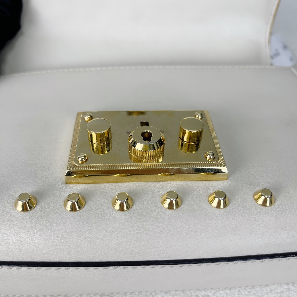 Gucci White 432182DLXDG1088
