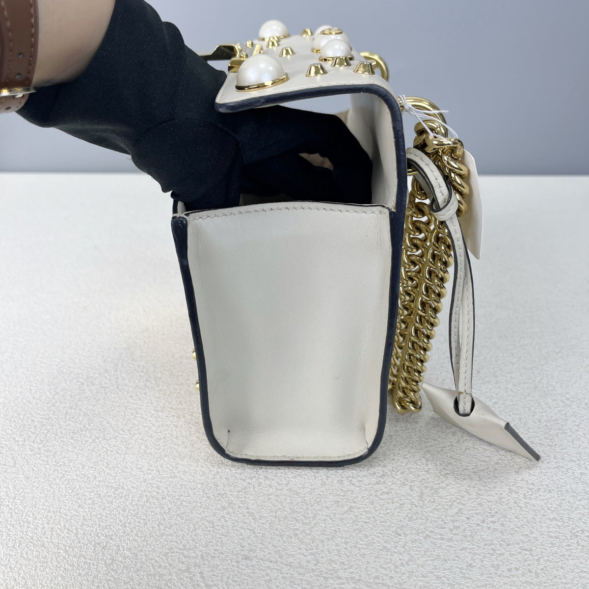 Gucci White 432182DLXDG1088