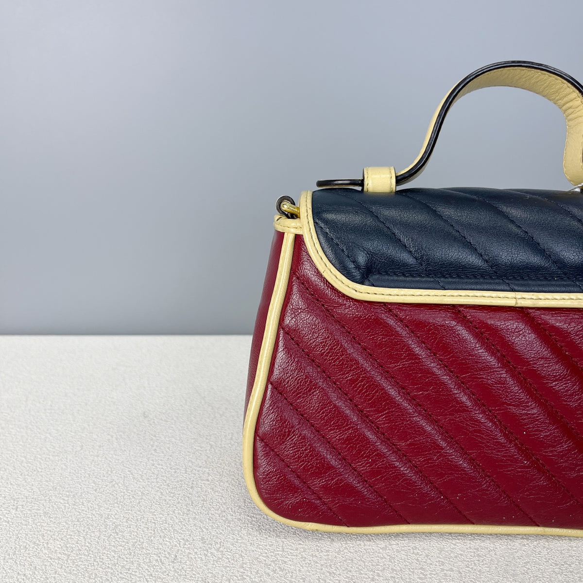 Gucci Messenger Bag 5835711X5CG6775