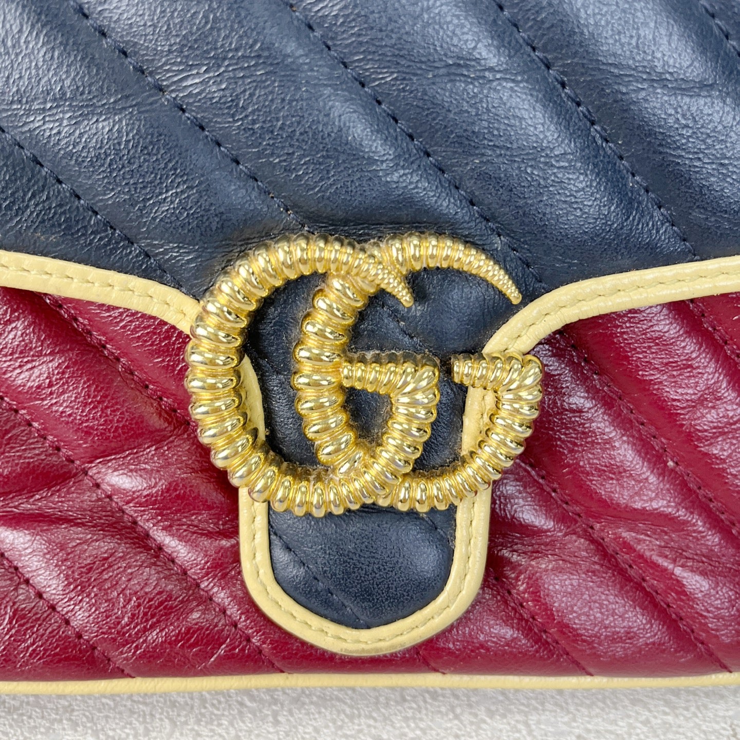 Gucci Messenger Bag 5835711X5CG6775