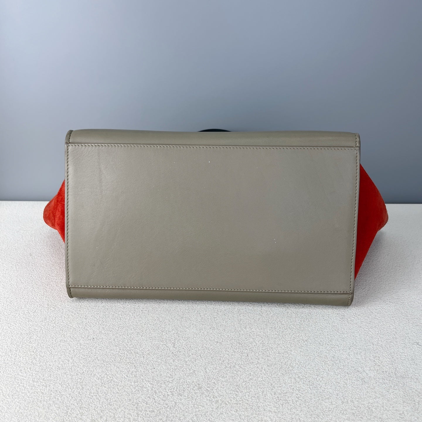 Celine 26 cm long x 15 cm wide x 20 cm high 174683UTM.20BQ