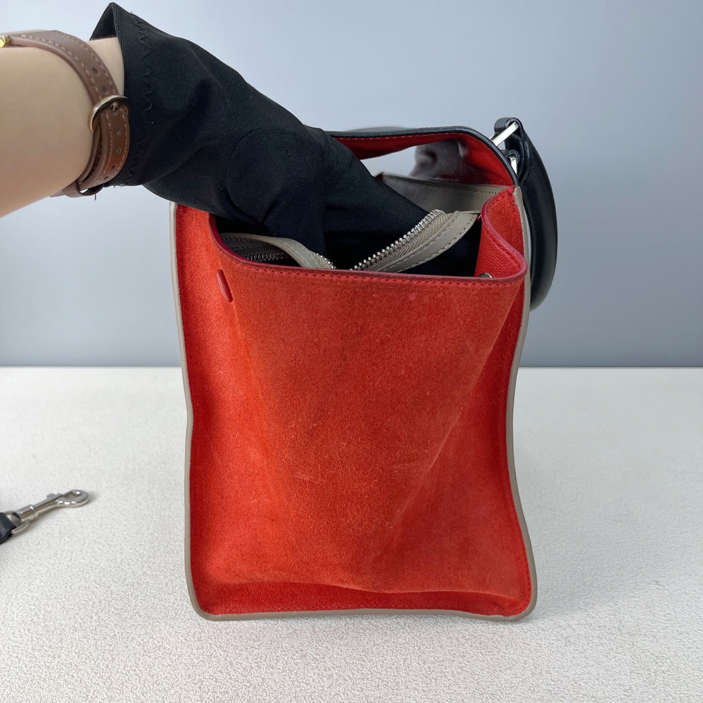 Celine 26 cm long x 15 cm wide x 20 cm high 174683UTM.20BQ