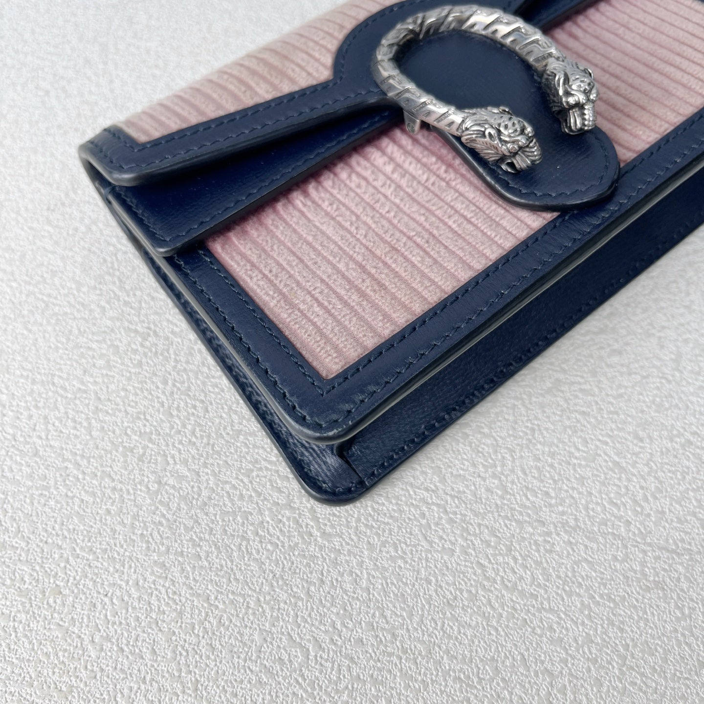Gucci Pink Crossbody 4002492S8AN6781