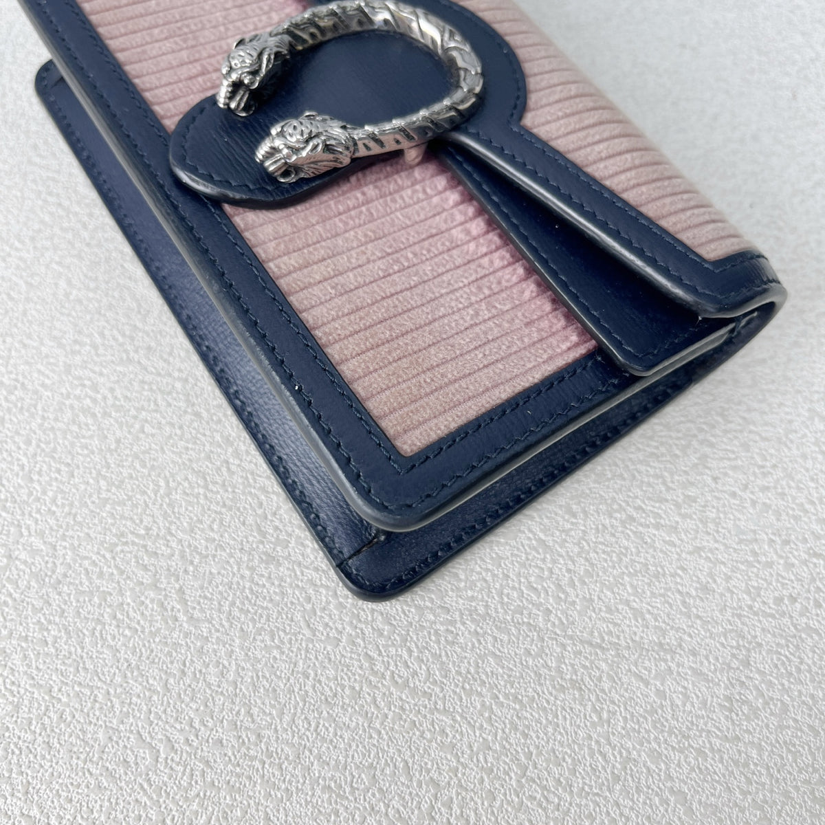 Gucci Pink Crossbody 4002492S8AN6781