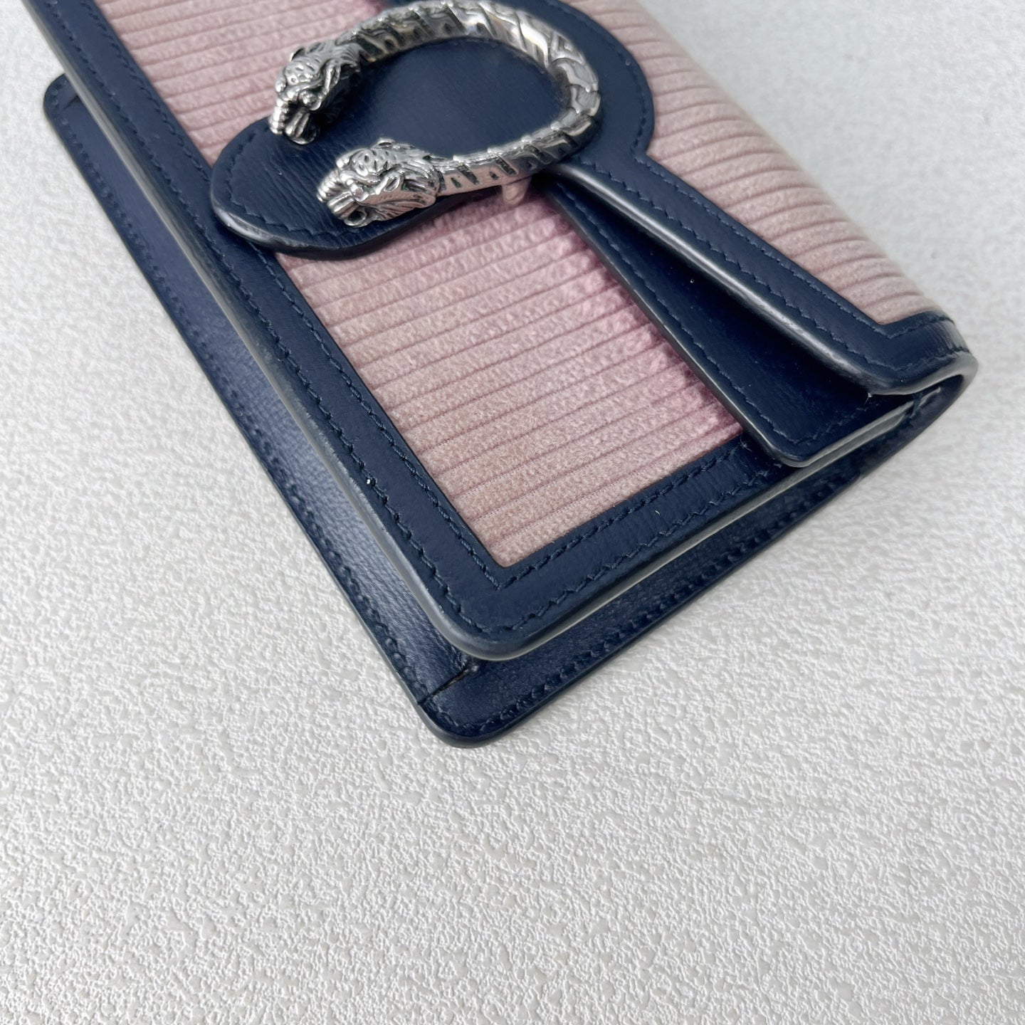 Gucci Pink Crossbody 4002492S8AN6781