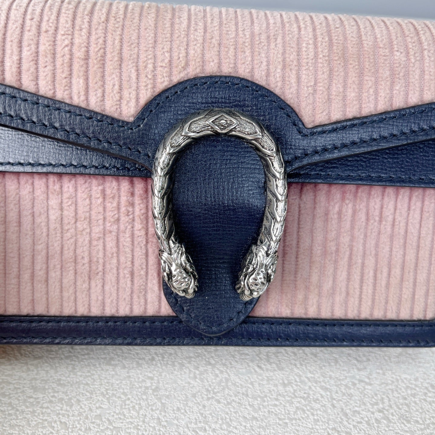 Gucci Pink Crossbody 4002492S8AN6781