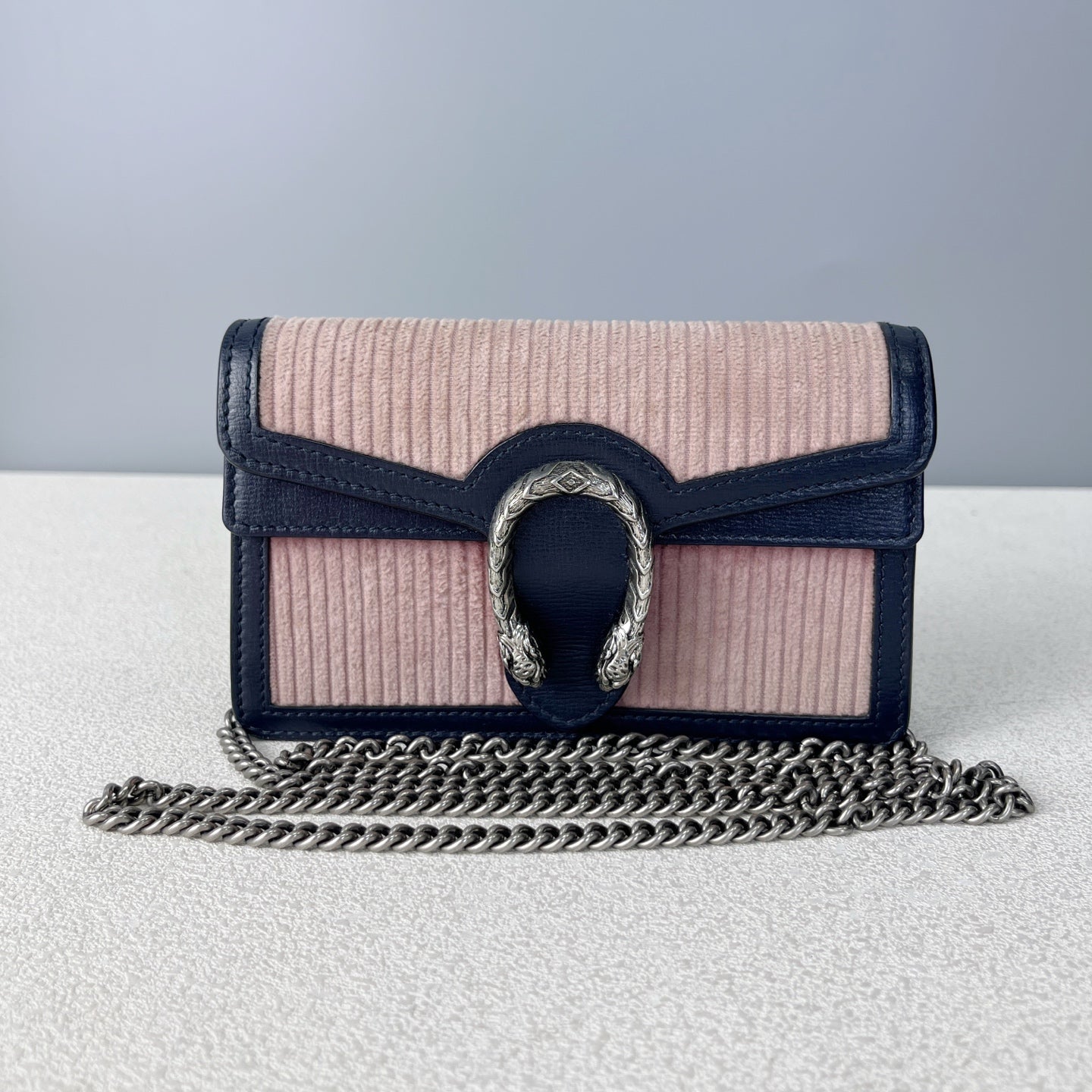 Gucci Pink Crossbody 4002492S8AN6781