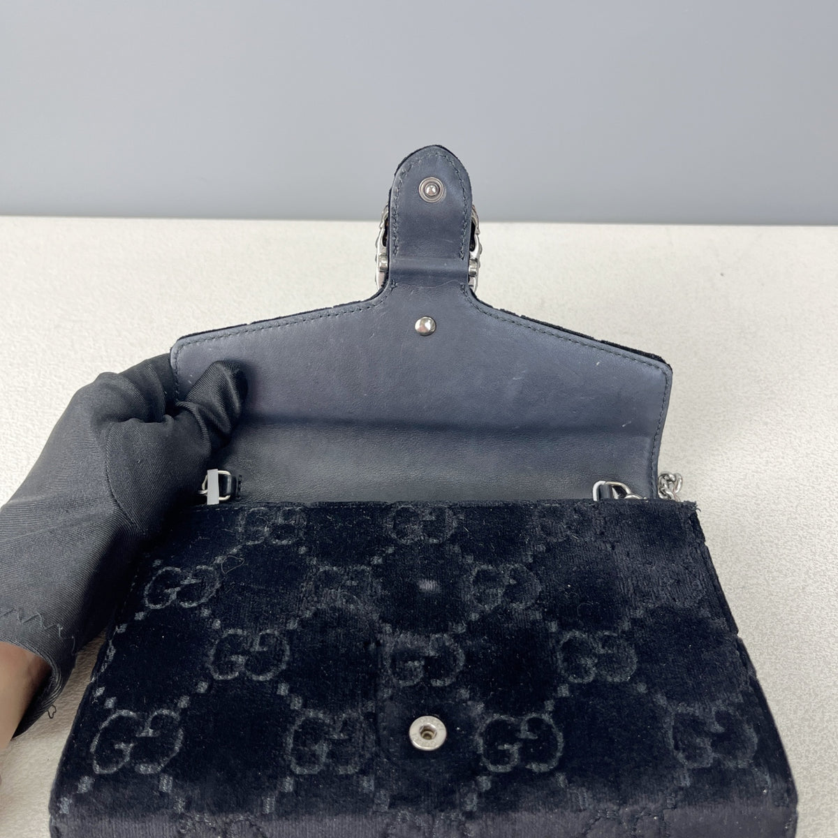Gucci Velvet Black Length 20 x width 3.5 x height 13 cm 401231-9JTPN-8176