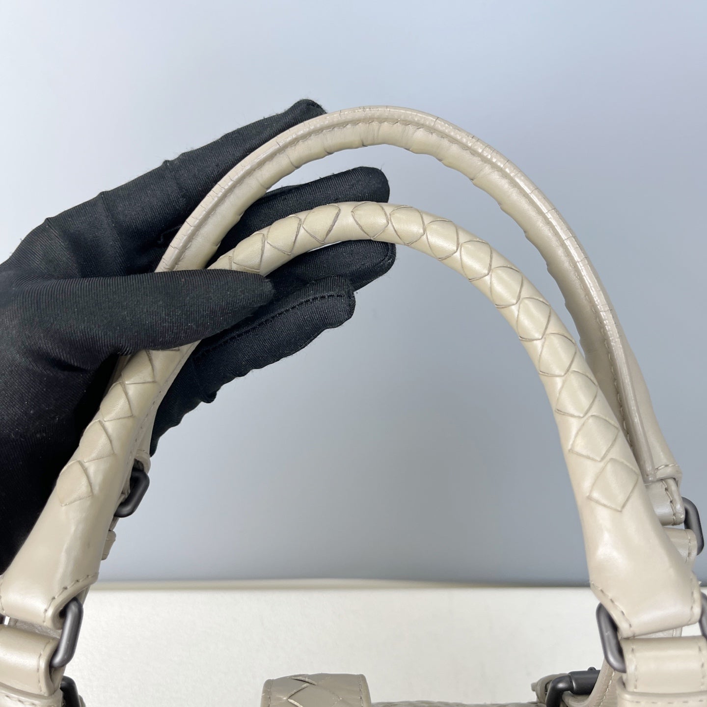 Bottega Veneta Gray Satchel 171265VQ1302905