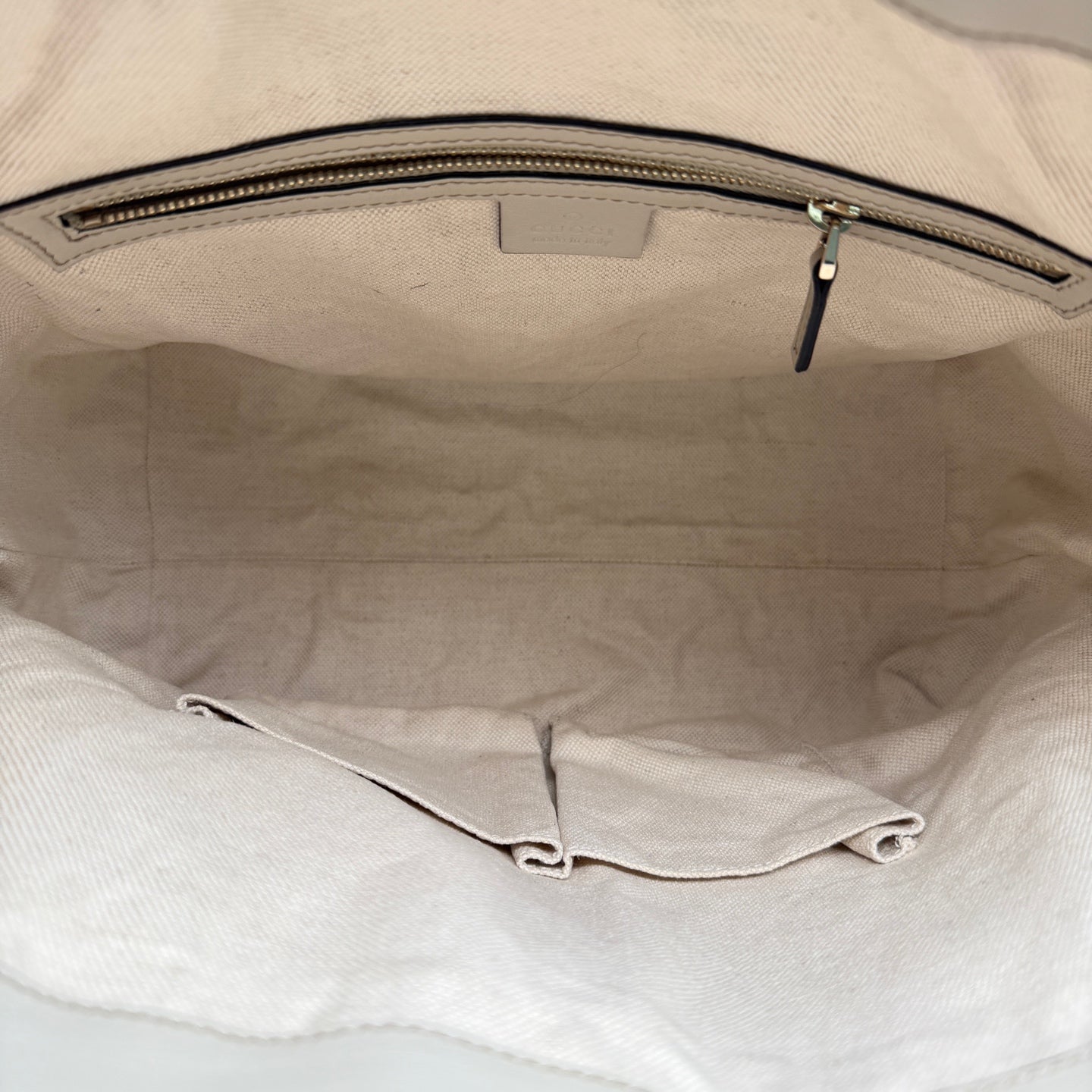 Gucci Canvas White Shoulder Bag
