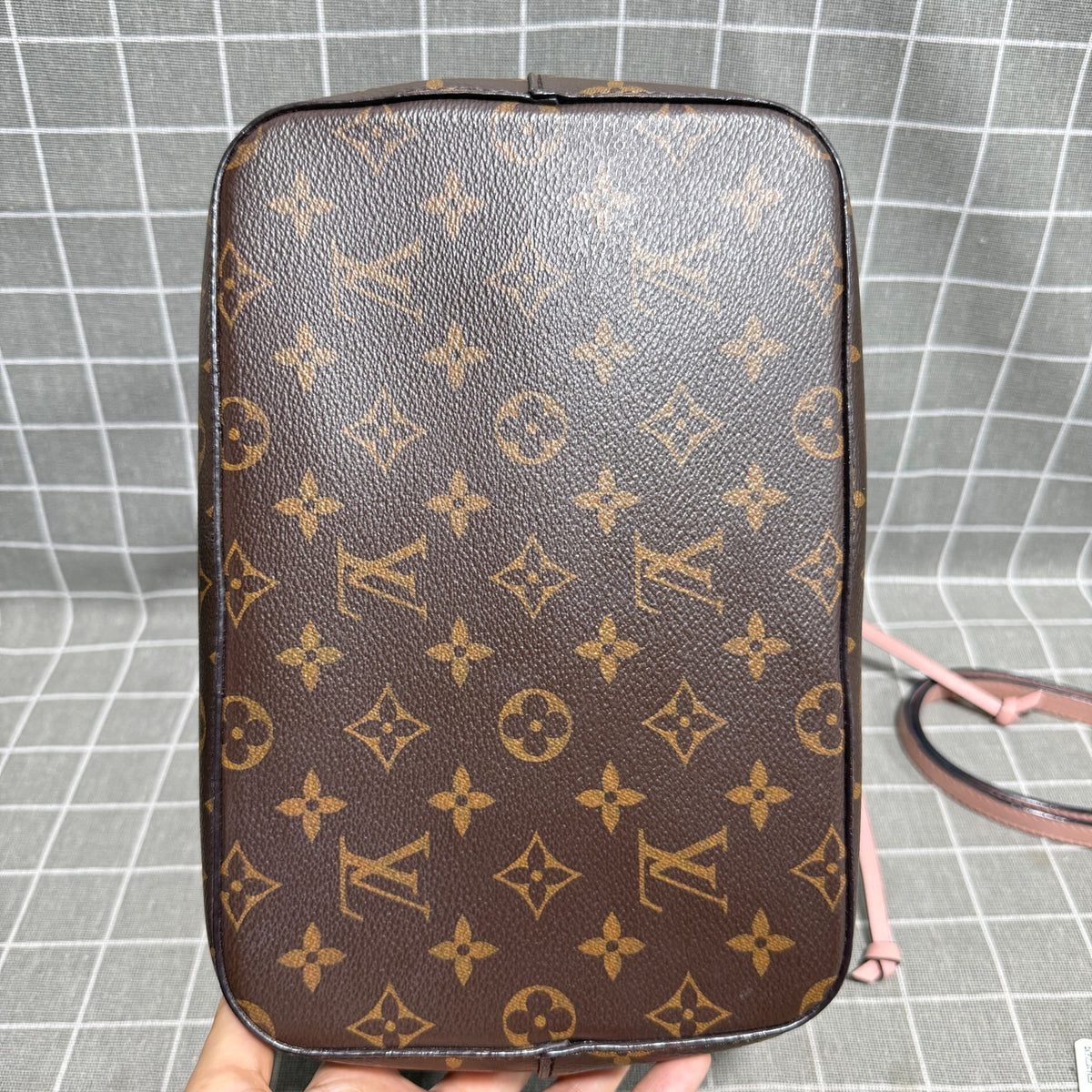 Louis Vuitton Pink Satchel 26x26x17.5 M44022