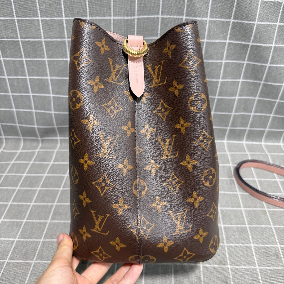 Louis Vuitton Pink Satchel 26x26x17.5 M44022