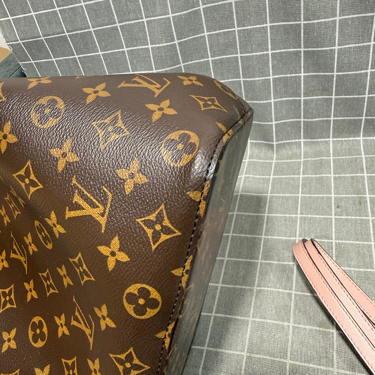 Louis Vuitton Pink Satchel 26x26x17.5 M44022
