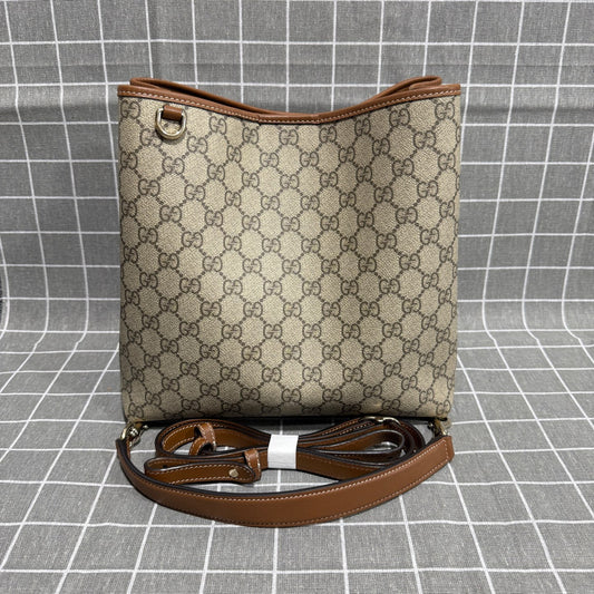Gucci [New] GG Emblem Collection Small Shoulder Bag Beige Bucket & Drawstring Bag 25x25x15.5 815103FAD6L9758
