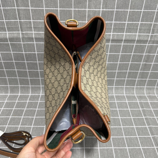 Gucci [New] GG Emblem Collection Small Shoulder Bag Beige Bucket & Drawstring Bag 25x25x15.5 815103FAD6L9758
