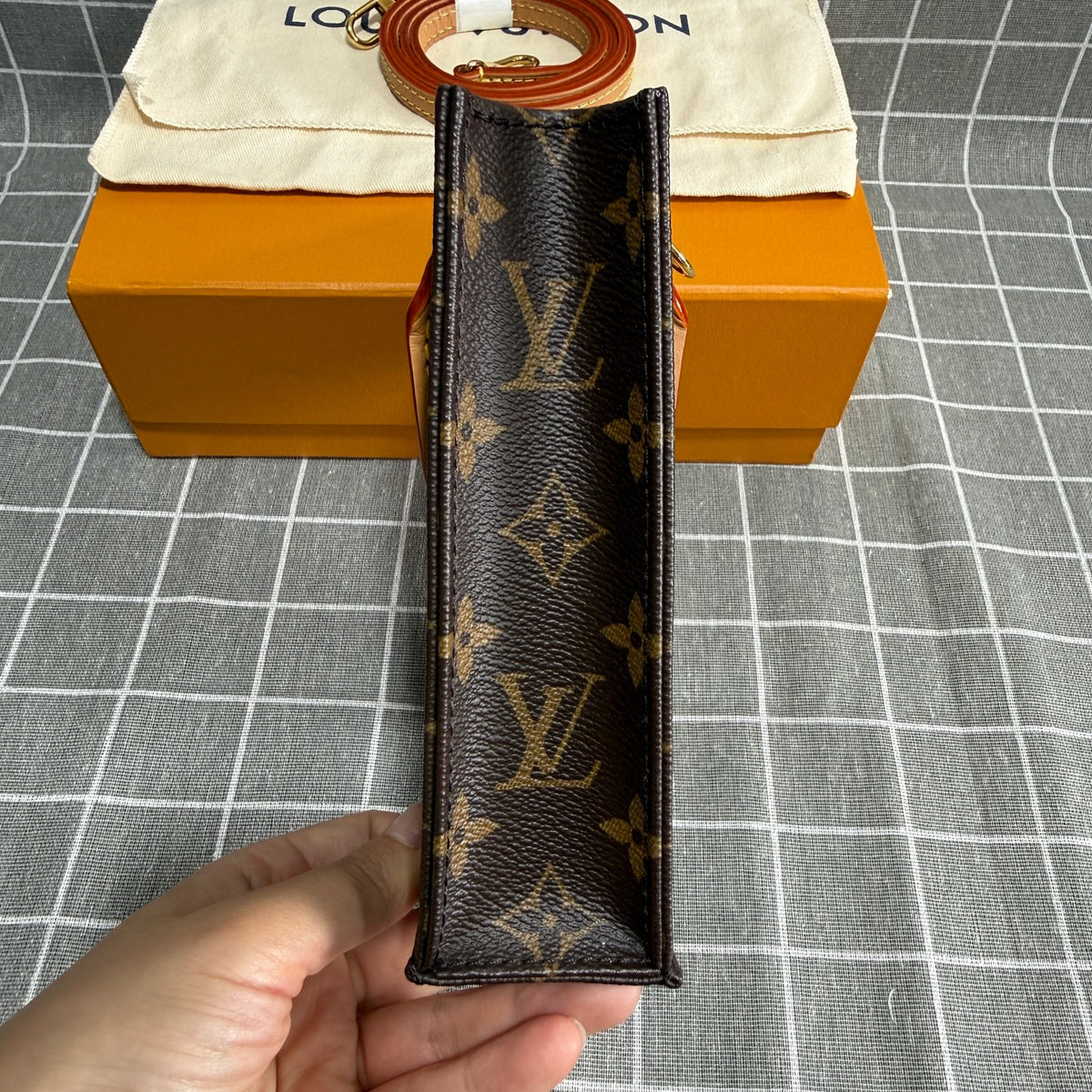 Louis Vuitton M69442