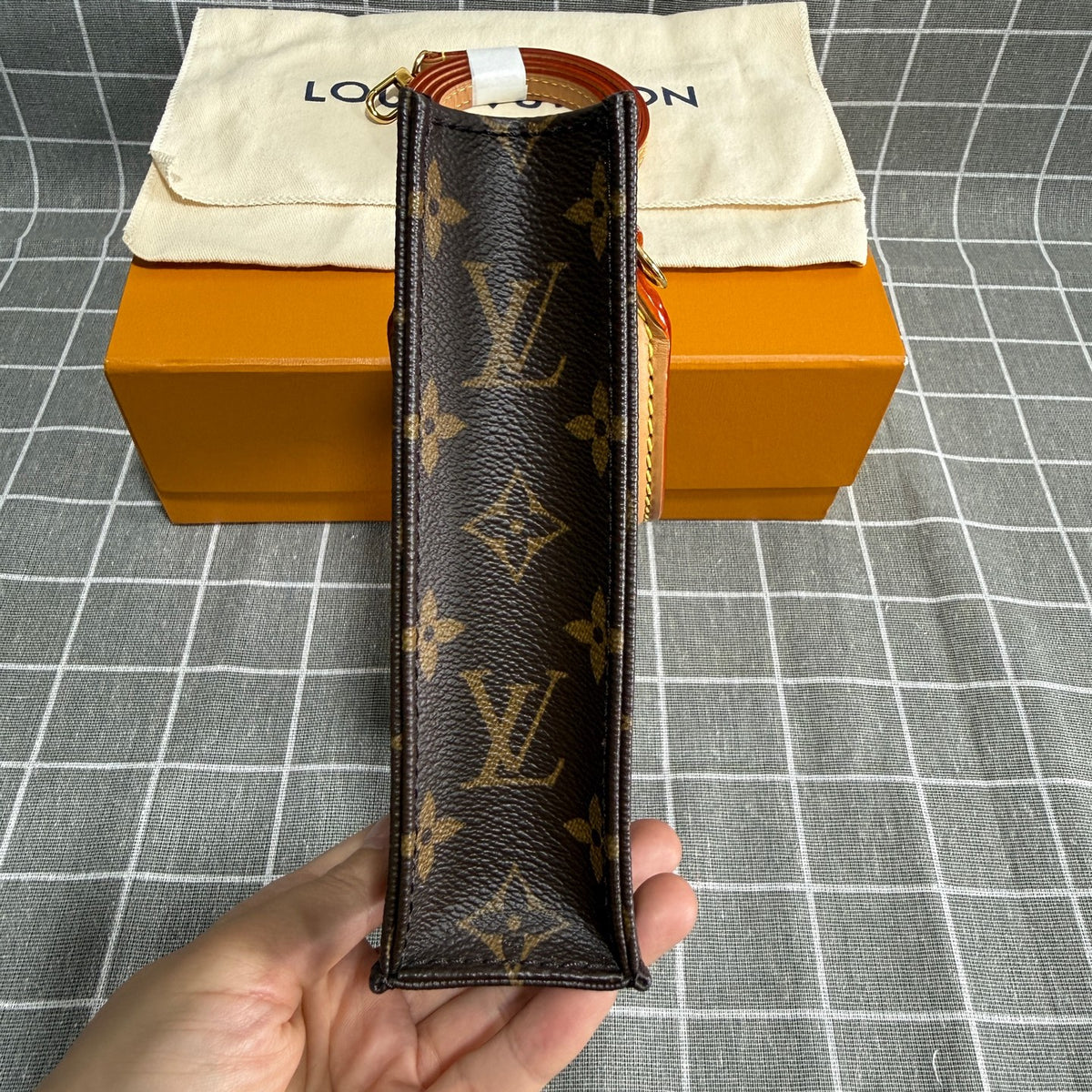 Louis Vuitton M69442