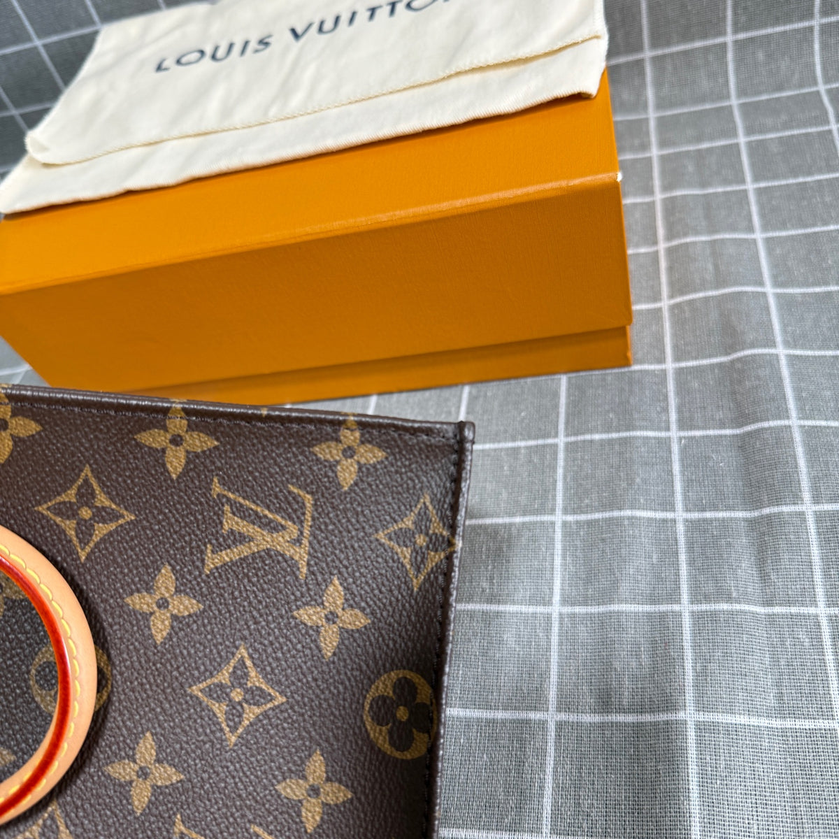 Louis Vuitton M69442