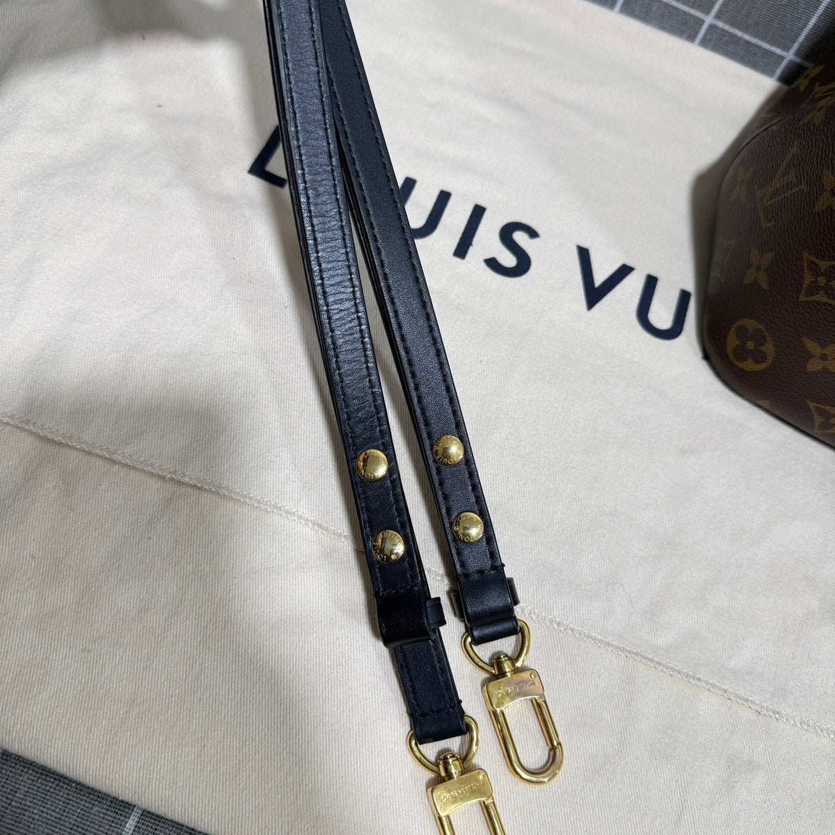 Louis Vuitton Néonoé Canvas Bucket & Drawstring Bag 26.0x 26.0x 17.5 cm M44020