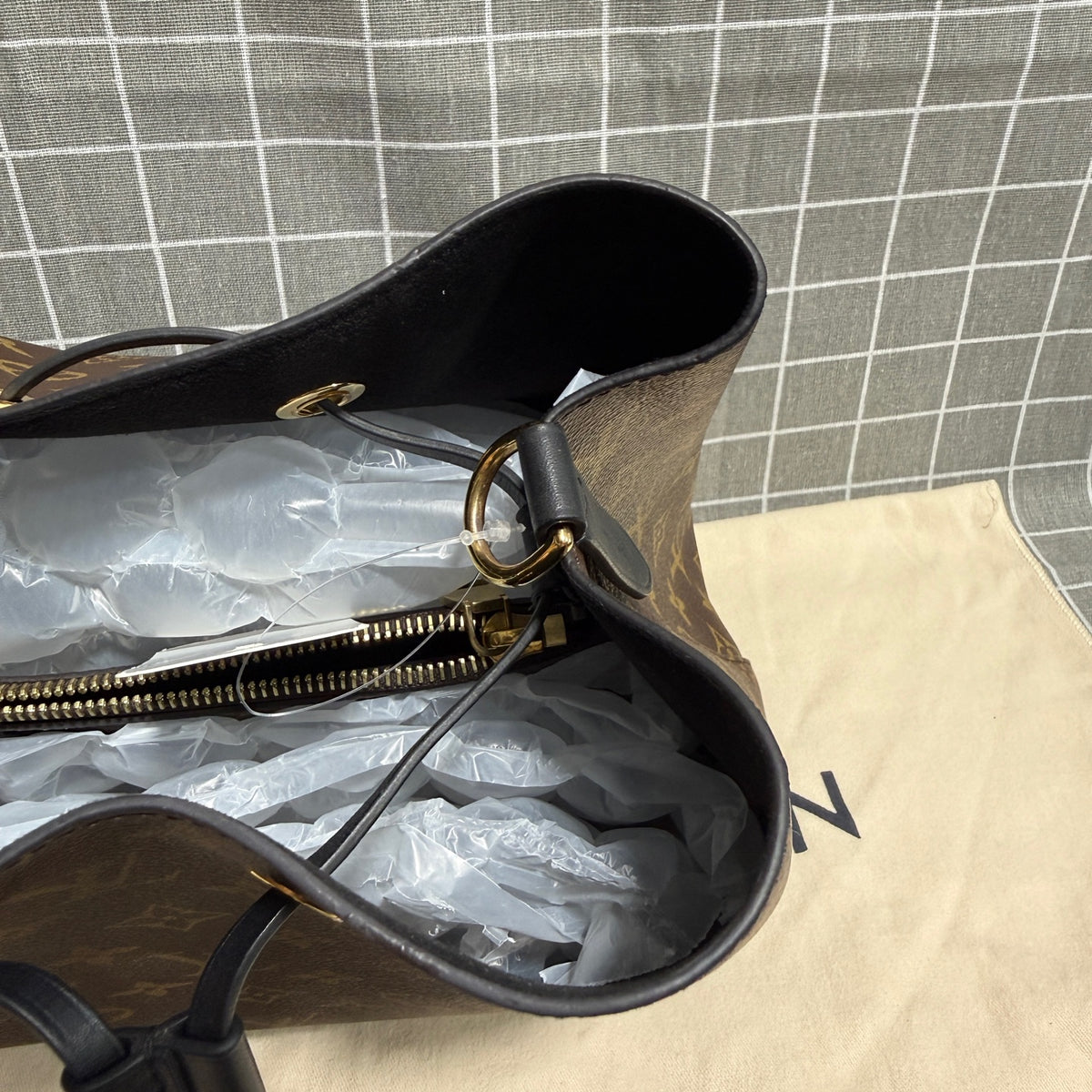 Louis Vuitton Néonoé Canvas Bucket & Drawstring Bag 26.0x 26.0x 17.5 cm M44020