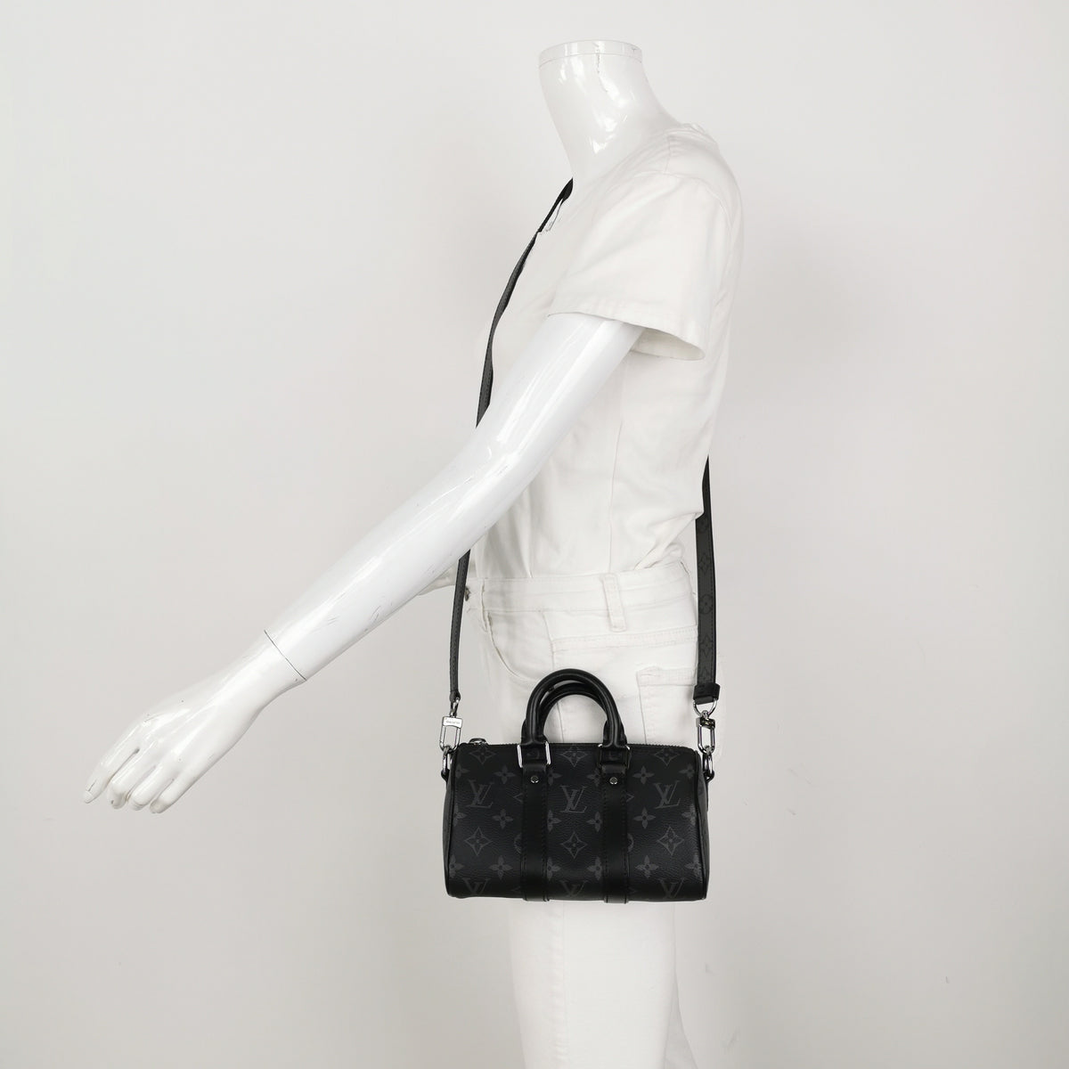 Louis Vuitton Black Crossbody 21*12*9 M45947