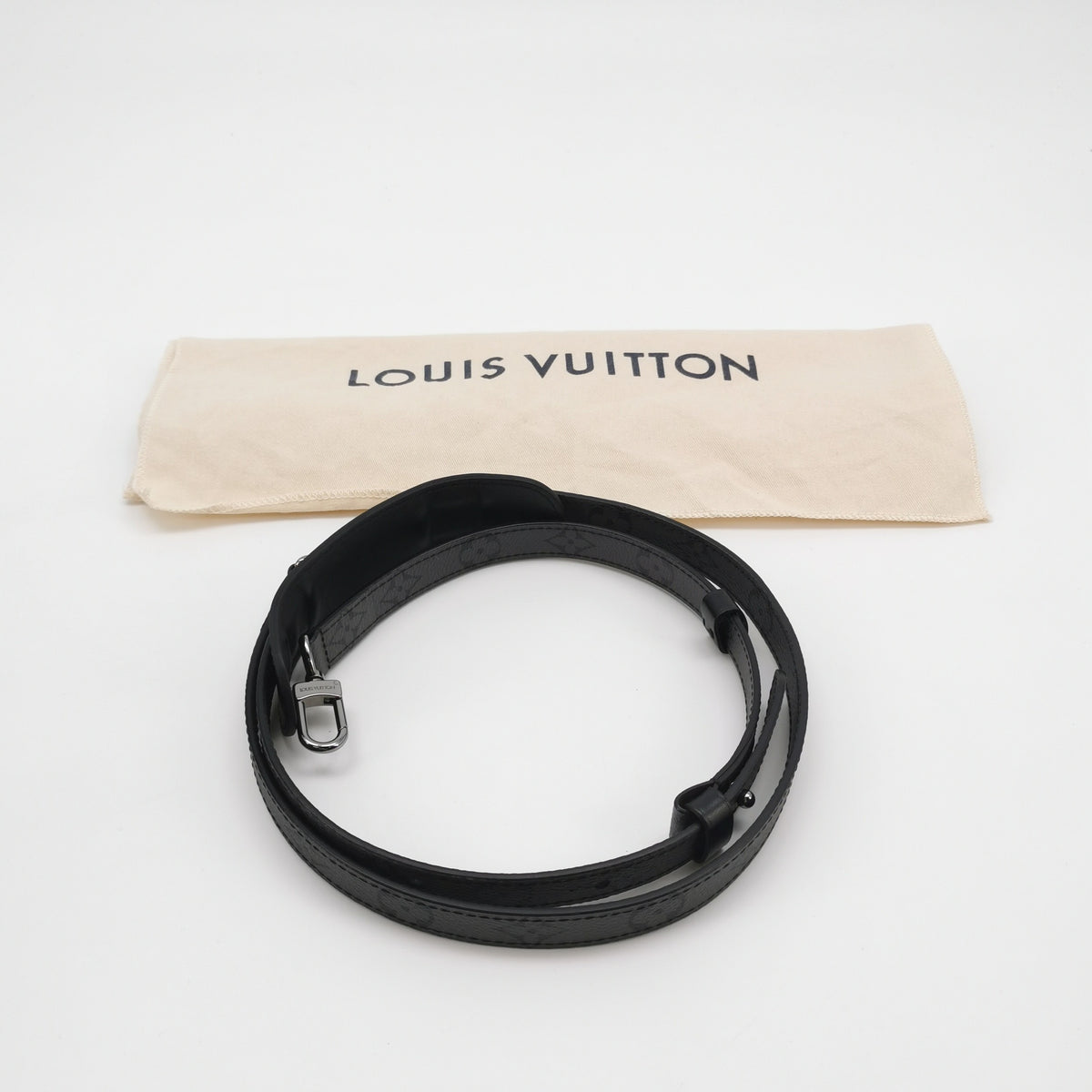 Louis Vuitton Black Crossbody 21*12*9 M45947
