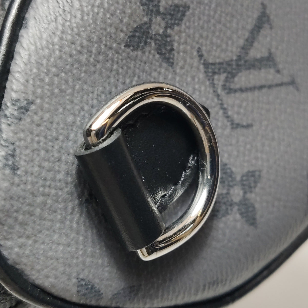 Louis Vuitton Black Crossbody 21*12*9 M45947