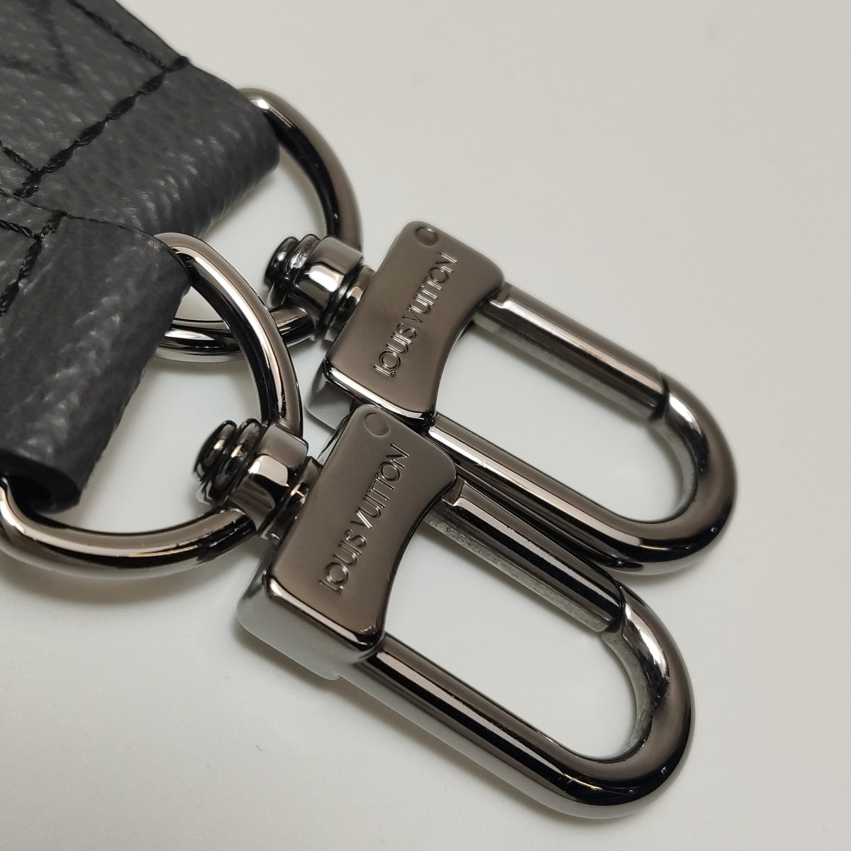 Louis Vuitton Black Crossbody 21*12*9 M45947