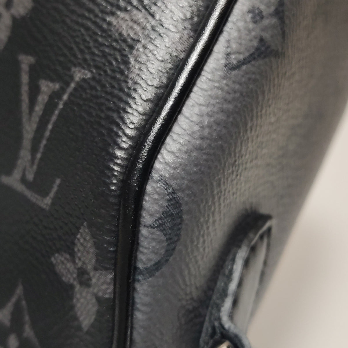 Louis Vuitton Black Crossbody 21*12*9 M45947