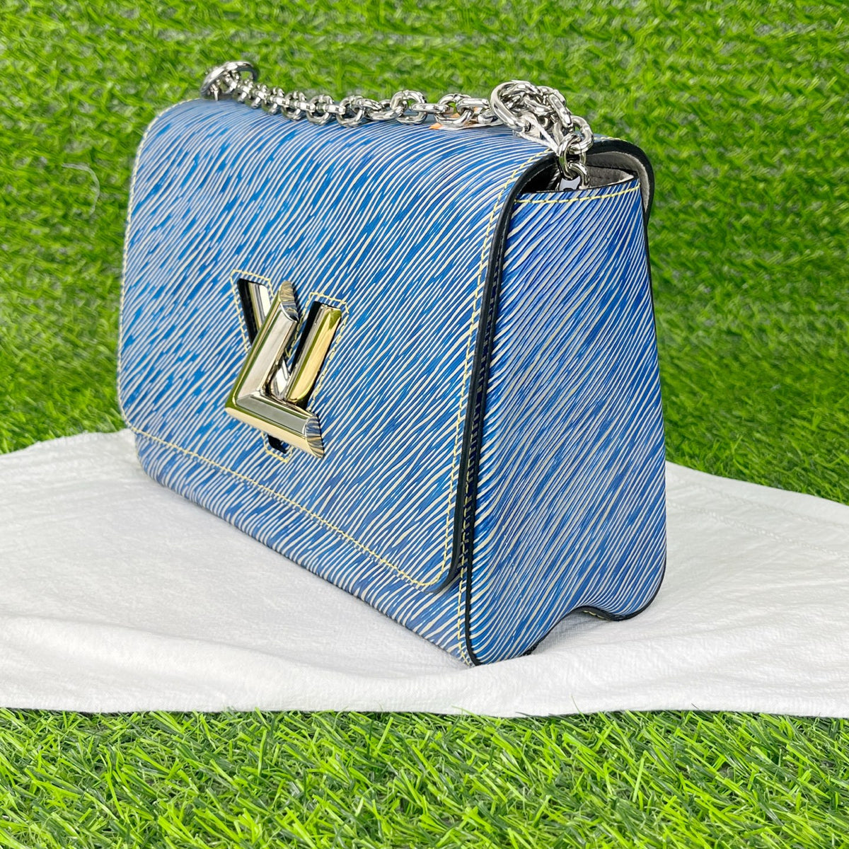 Louis Vuitton 23.0x 17.0x 9.5 cm M51065