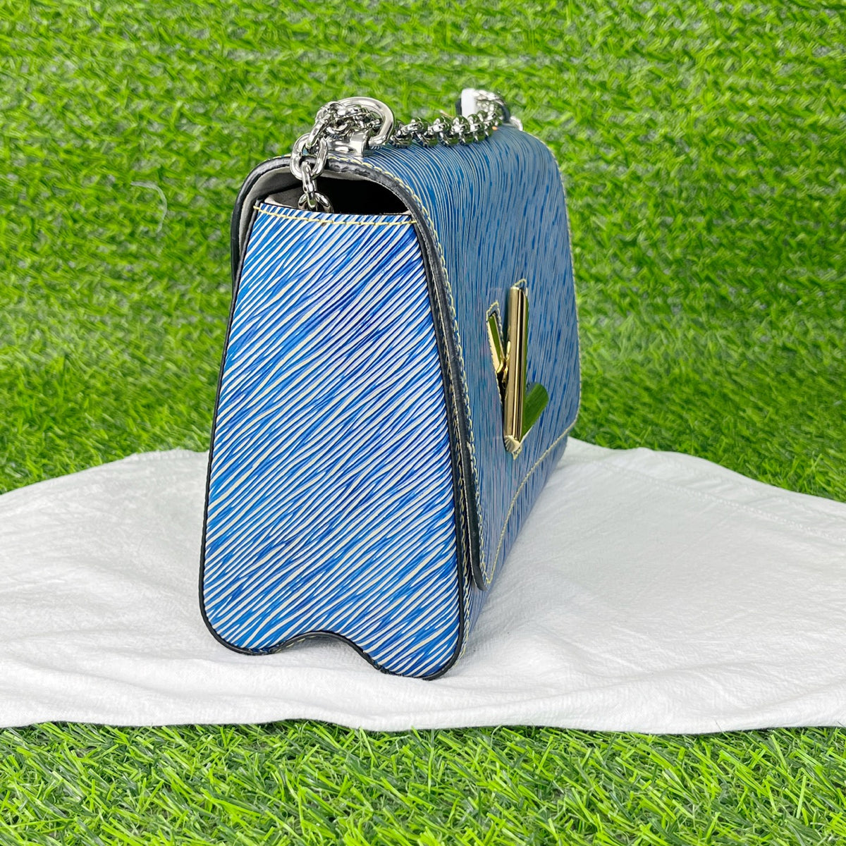 Louis Vuitton 23.0x 17.0x 9.5 cm M51065
